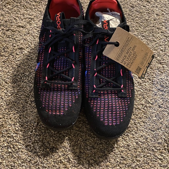 Men’s gym shoes - Picture 4 of 4